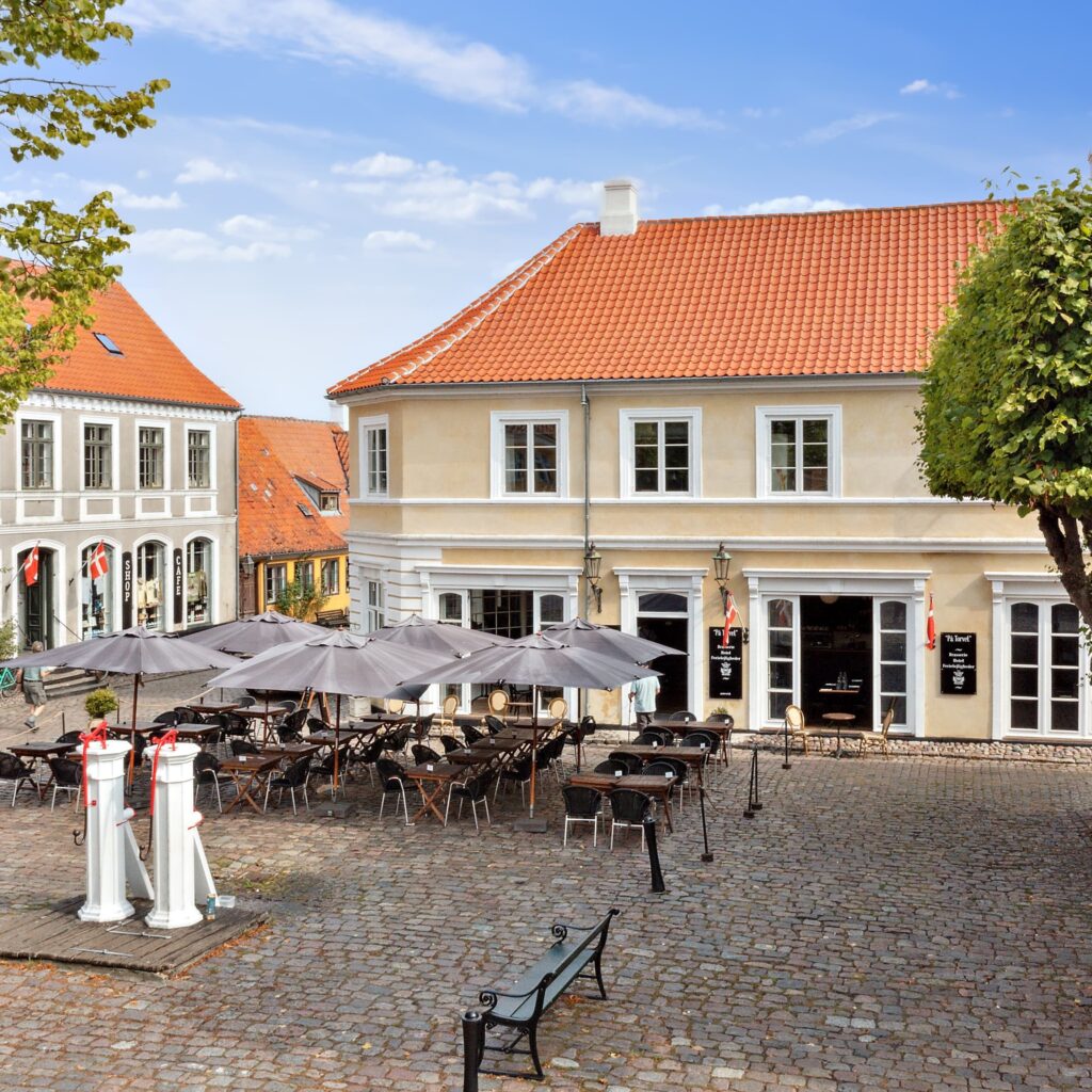 Torvet i Ærøskøbing set fra oven